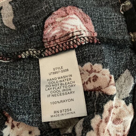 One‎ Clothing Shirt Womens Sz XS Black Floral Sweetheart Tie Crop Boho Cottage - Picture 6 of 9